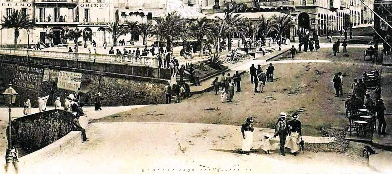 895- Philippeville - La Place de la Marine2.jpg
